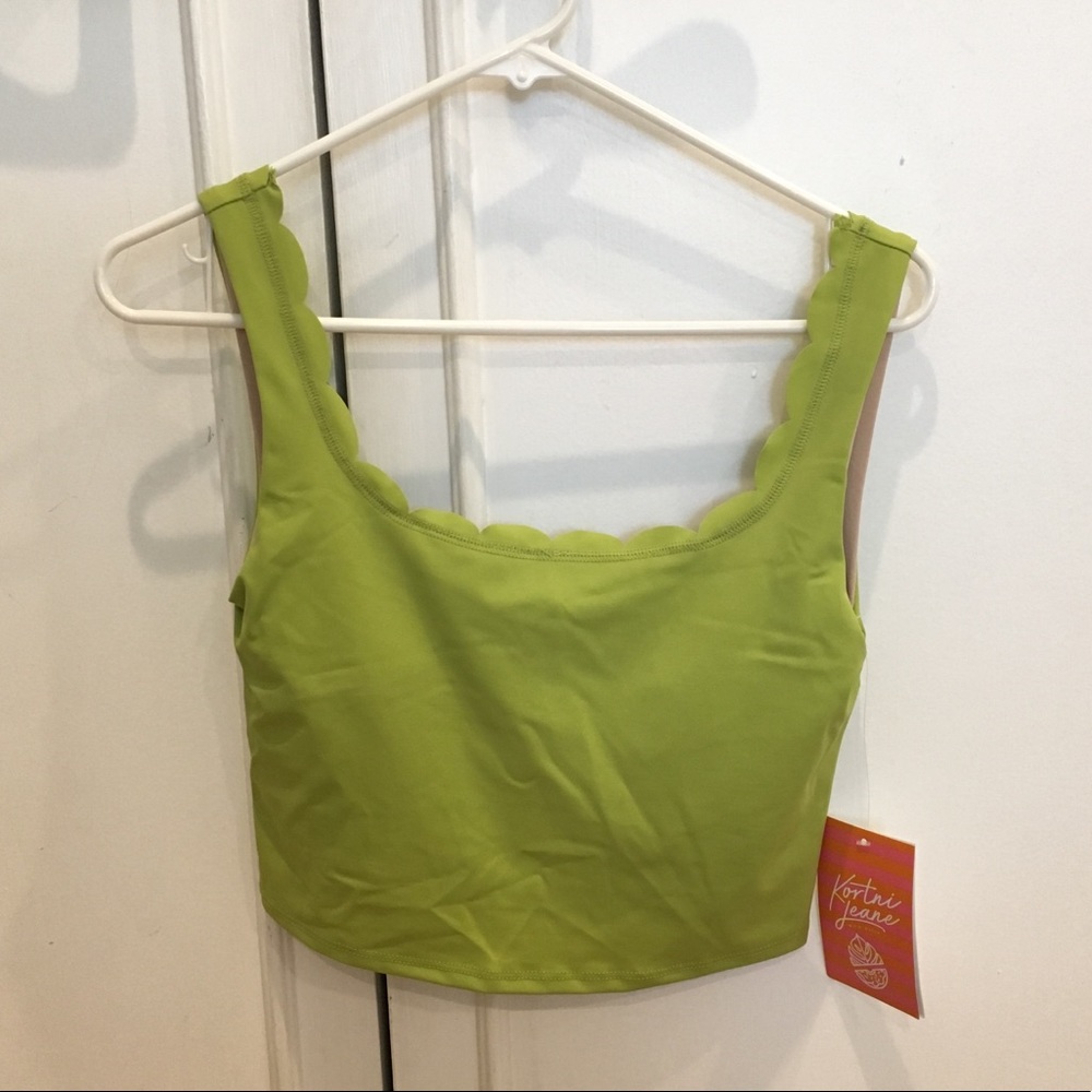 Kortni Jeane green tea scallop top NWT